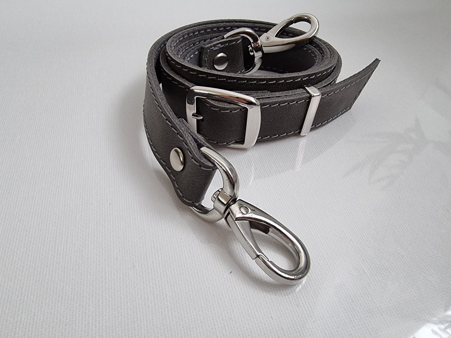 Black bet (buckle)