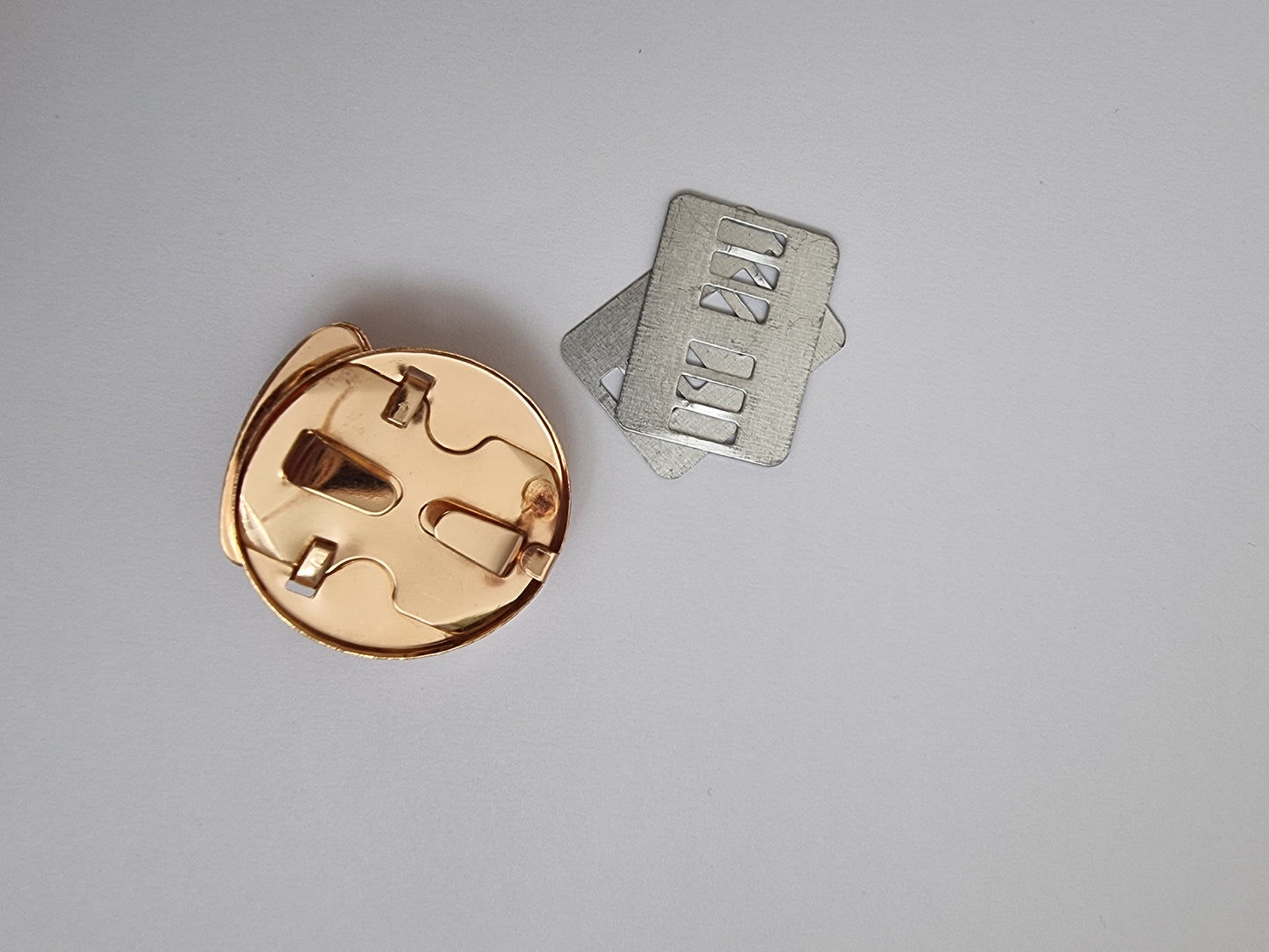 Golden-Tone Metal Lock Clasps